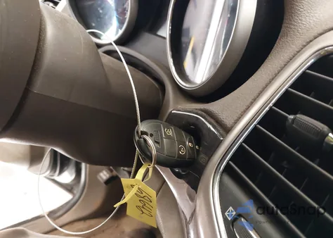 2011 Jeep Grand Cherokee Laredo z USA, uszkodzony, nr VIN 1J4RS4GG1BC535149